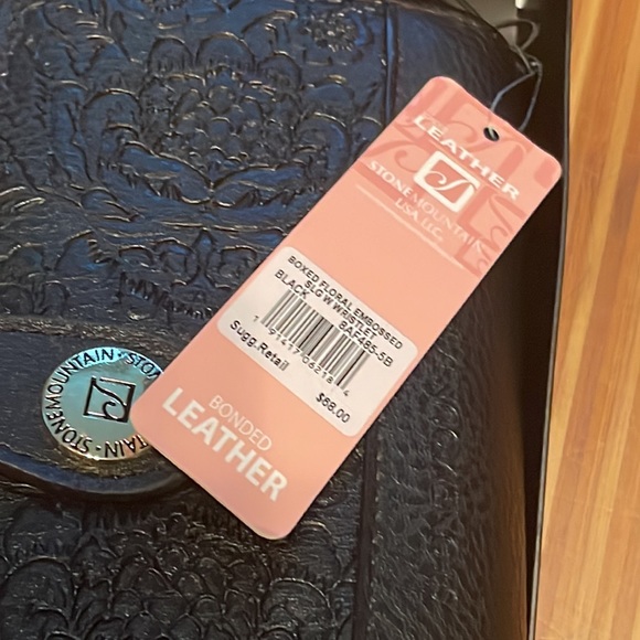 NWT leather wristlet - Picture 5 of 14